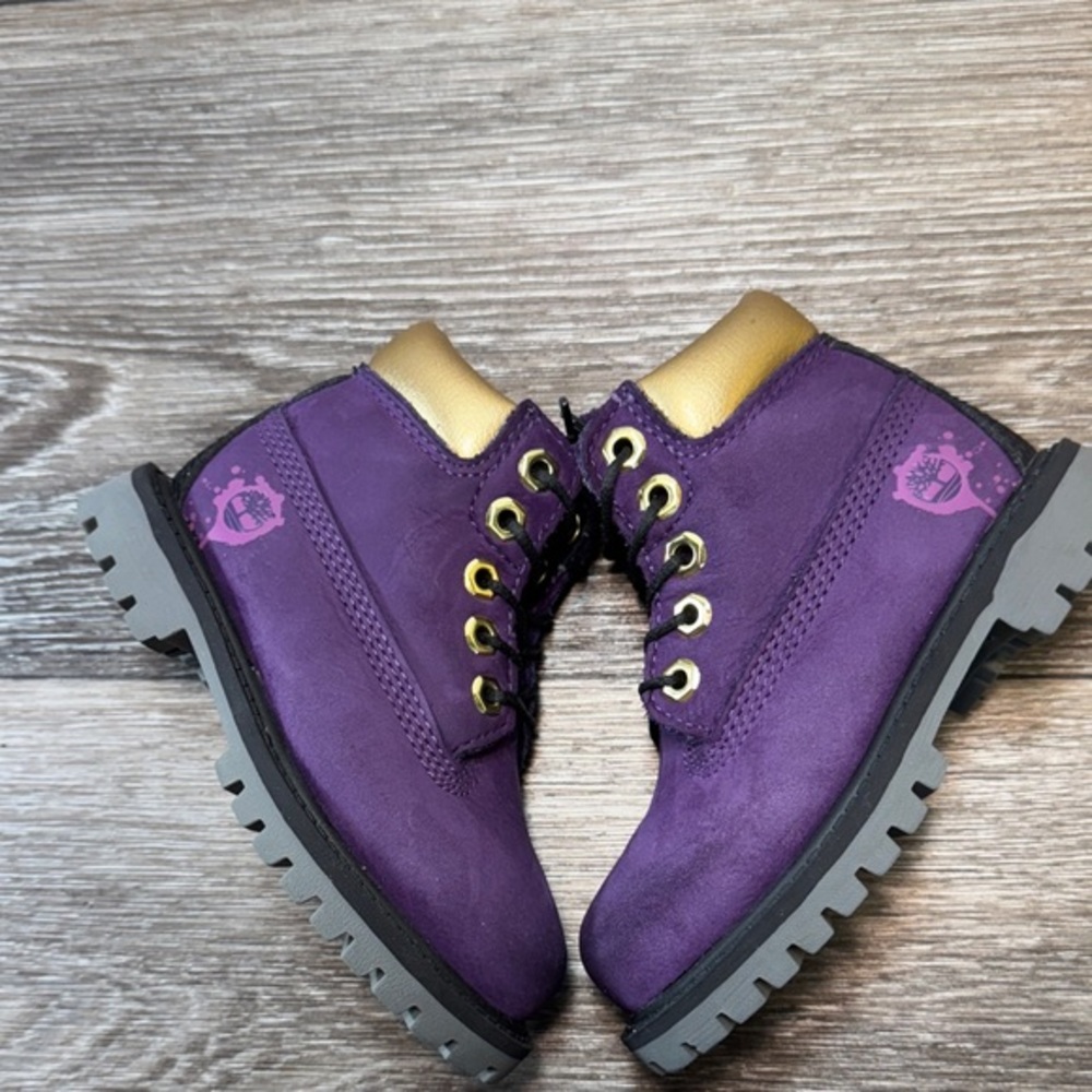 Cute baby timberland Purple and Gold  Boots size 7 (s182)